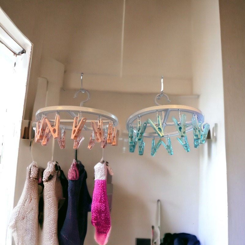 LAUNDRY HOOK WITH CLOTHESPINS