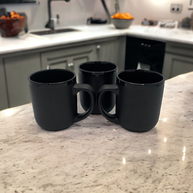 MATTE AND SHINY BLACK MUG